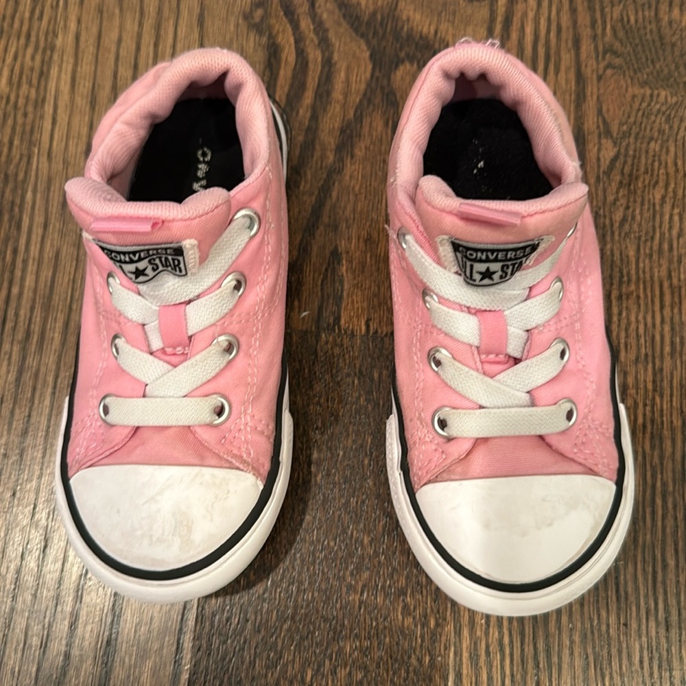 Pink low top Toddler Converse